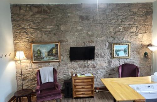 Del Norte Apartment | Del Norte Colorado Stone Quarry Studio Apt