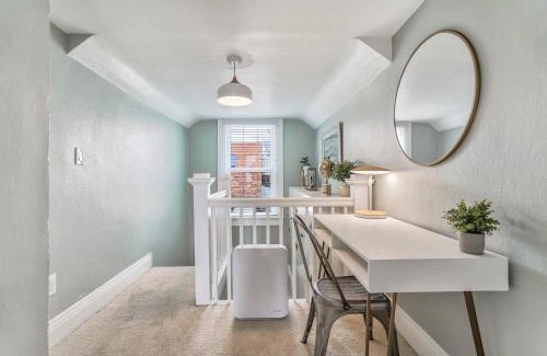 Central Colorado Springs House | Del Norte Deluxe! Downtown King Top Attractions