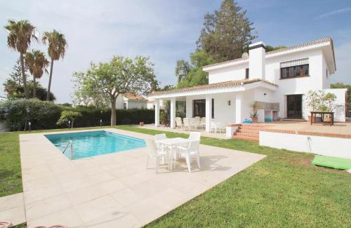 Velez-Malaga Villa | Del Parque Flats Villa Sauce