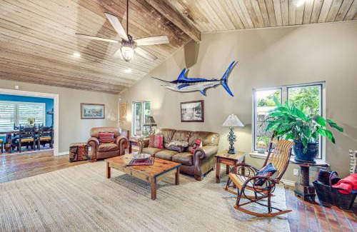 Amistad National Recreational Area House | Del Rio Home with Large Yard, BBQ and Fireplace!
