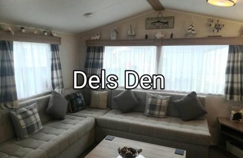 Clacton-on-Sea Apartment | Del's den lakeside weeley bridge