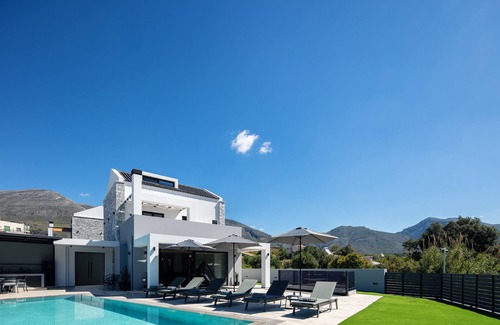 Lefkogeia Villa | Del Sur Luxury Villa, Heated Pool & Utter Privacy