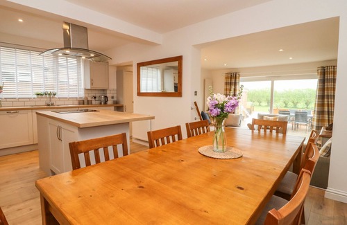 Bishop's Cleeve House | DELABERE ROAD, pet friendly, with a garden in Bishops Cleeve
