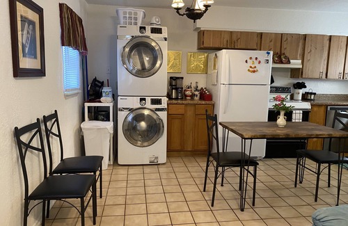 DeLand House | Deland Marigold House, Beautiful Quiet Setting, with Comfy Bed, Downtown DeLand