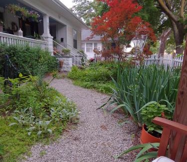 Wichita Bed & Breakfast | Delano Bed and Breakfast