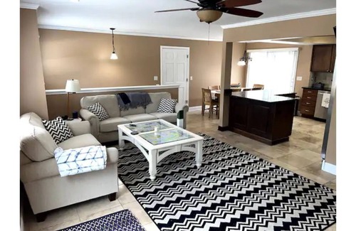 Delavan Lake House | Delavan Lake Bungalow