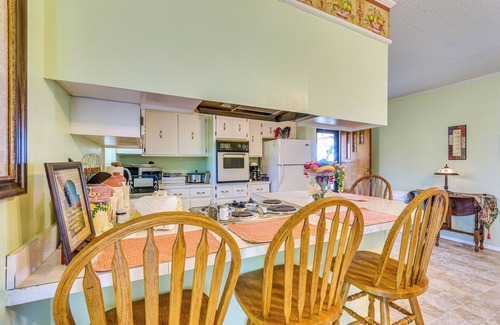 Centerville House | Delaware Vacation Rental: Walk to Lake Dardanelle!