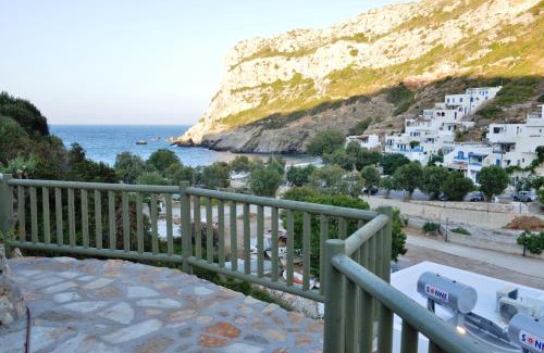 Lionas Apartment | Delfinaki studio