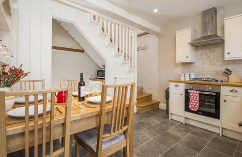 Manorbier Cottage | Delfryn, Holiday Cottage Manorbier, Sleeps 4, 2 bedrooms, bathrooms