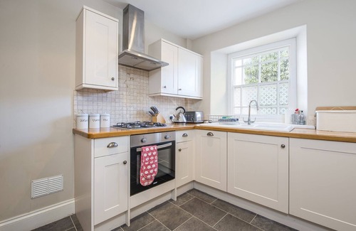 Manorbier Cottage | Delfryn, Holiday Cottage Manorbier, Sleeps 4, 2 bedrooms, bathrooms