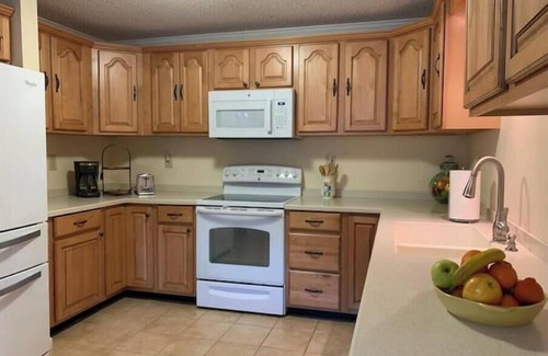 St. Marys Cottage | Delia's River Retreat: 3-bedroom Cottage in superb St. Marys