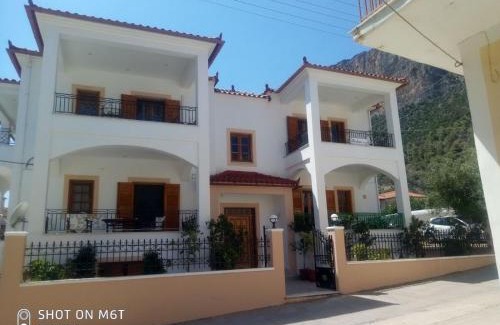 Leonidio Apartment | Delicatessen house