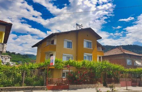Ognyanovo House | Delieva House