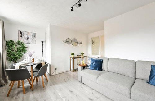 Newham Apartment | Delight Apartment, Close to Excel, London City Airport & O2!
