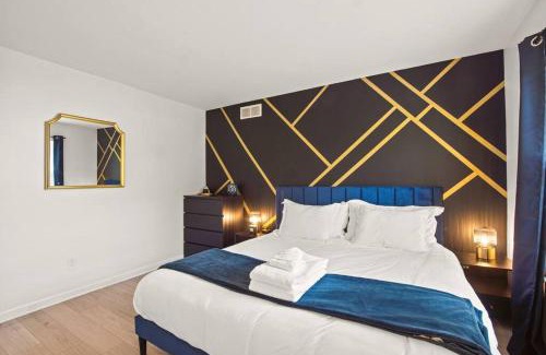 Boyne City House | Delight: Bold & Bougie! Sleeps 12! Downtown Boyne