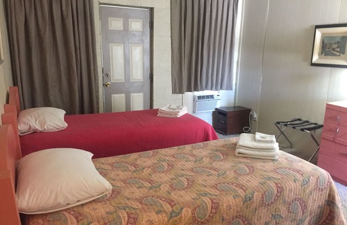Tecopa Cabin | Delight's Hot Springs Resort