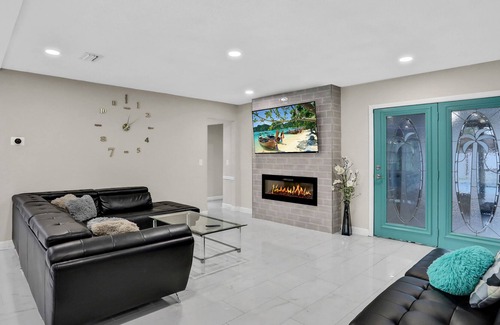 Orange Park House | Delighted Modern Home private pool&patio