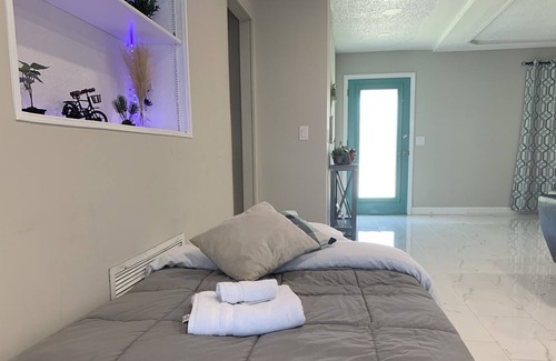 Orange Park House | Delighted Modern Home private pool&patio