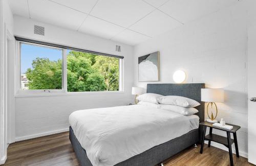 Parkville Apartment | Delightful 1-Bed Apartment Steps From Royal Park