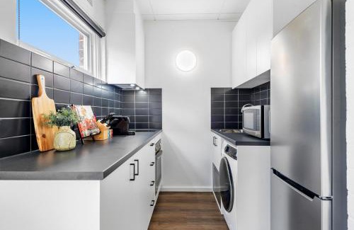 Parkville Apartment | Delightful 1-Bed Apartment Steps From Royal Park