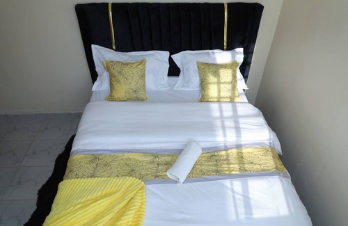 Naivasha Cabin | Delightful 1-bedroom lodge in Naivasha town along Moi south Lake,