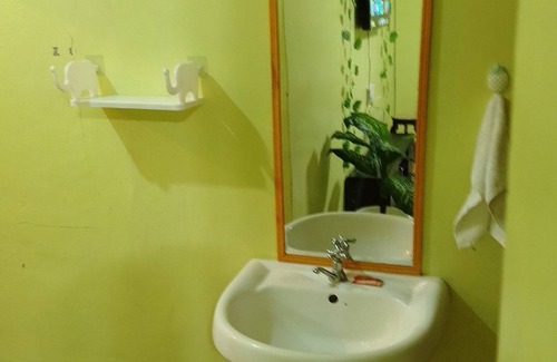 Naivasha Cabin | Delightful 1-bedroom lodge in Naivasha town along Moi south Lake,