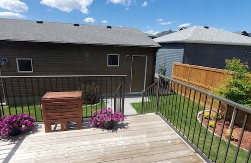Northwest Calgary Apartment | Delightful 1-Bedroom Private Suite in a New Home