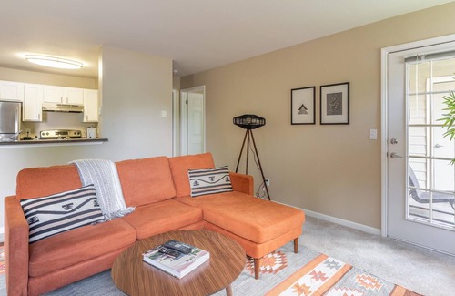 Tanasbourne Apartment | Delightful 1BR Apartment in Beaverton with Patio
