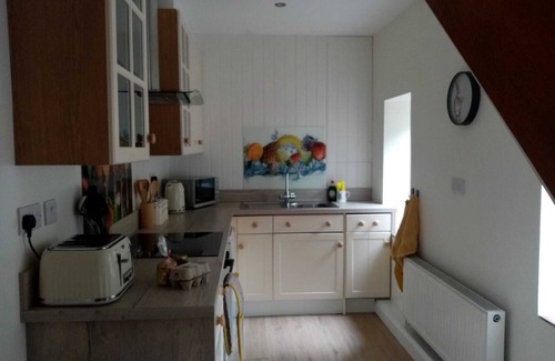 Llanybydder Cottage | Delightful 2 bed Cottage Overlooking the Teifi Valley