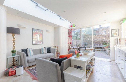 Ravenscourt Park House | Delightful 2 Bed Cottage-Chic House — Hammersmith!
