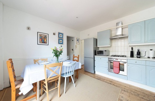 Munster Apartment | Delightful 2 Bed Fulham Apt Nr the River Thames