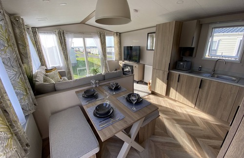 Llwyngwril House | Delightful 2-Bed Holiday Home On The Welsh Coast