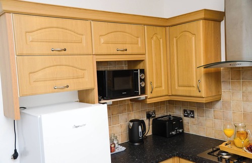 Barnsley House | Delightful 2 bed town centre house, sleeps 4