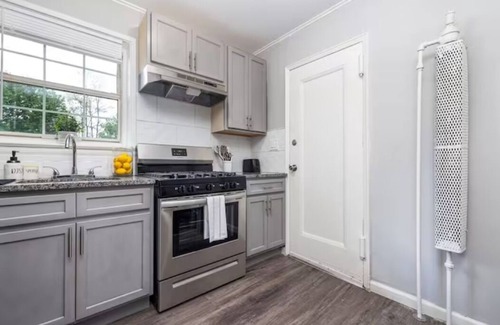 Newington Apartment | Delightful 2-bedroom apartment with AC in West Hartford