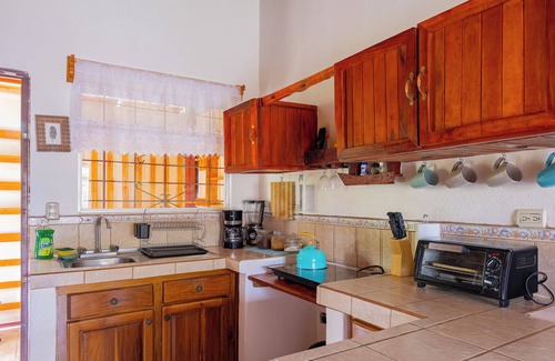 Arenal House | Delightful 2-bedroom house in Nuevo Arenal, Near Lake Park Access