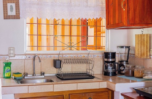 Arenal House | Delightful 2-bedroom house in Nuevo Arenal, Near Lake Park Access