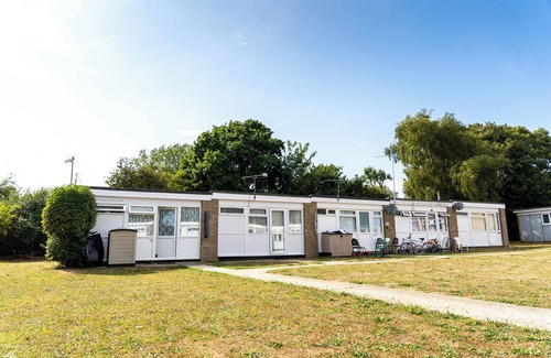 Great Yarmouth Ski Chalet | Delightful 2 bedroom holiday chalet, Hemsby, Norfolk