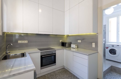 Psirri Apartment | Delightful 2BR/2BA Apartment. Private Balcony & Access to Rooftop Garden! EP9U