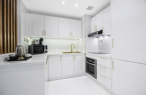 Palm Jumeirah Apartment | Delightful 2BR with Sea View at Anantara The Palm
