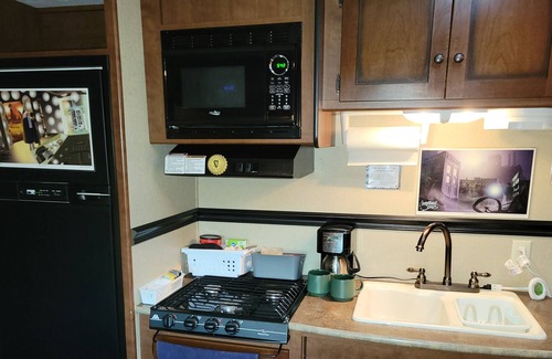 Carrollton House | Delightful 3- Bed camper/RV with large shaded yard