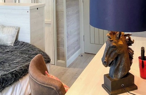 North Walsham Cabin | Delightful 3 bedroom lodge with hot tub.