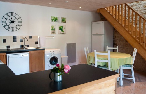 Saint-Valerien Cottage | Delightful 3 bedroom, 2 bathroom stone cottage with unlimited wi-fi