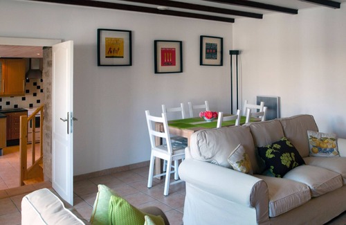 Saint-Valerien Cottage | Delightful 3 bedroom, 2 bathroom stone cottage with unlimited wi-fi