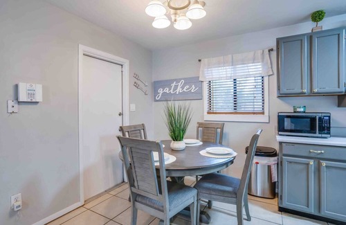 Tallahassee House | Delightful 3-bedroom house walking distance to FSU/Doak