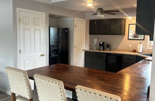 Gulf Port Cabin | Delightful 3-bedroom cabin with AC in Carman