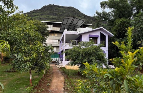 Paud House | Delightful 3-bedroom bungalow in Girivan, Dongargaon