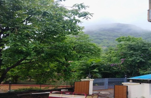 Paud House | Delightful 3-bedroom bungalow in Girivan, Dongargaon