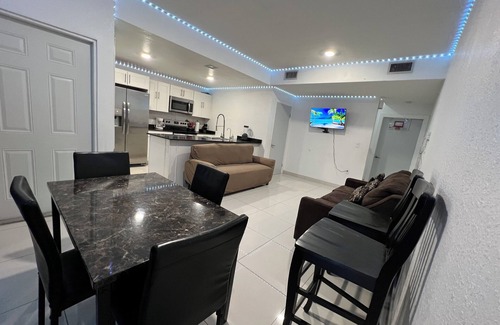 Naranja House | Delightful 3-bedroom house with Sunset views