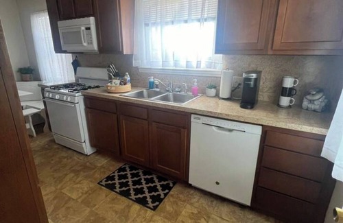 Warren House | Delightful 3 BR Home in Warren, OH