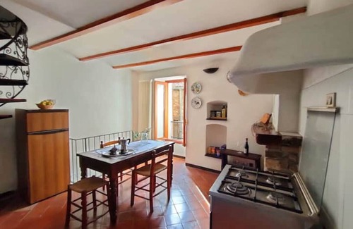 Apricale House | Delightful 3-storey stone house in Apricale